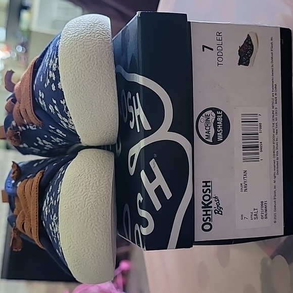 NWT/NIB Toddler OshKosh Slip-on Shoes size 7 - Picture 6 of 6